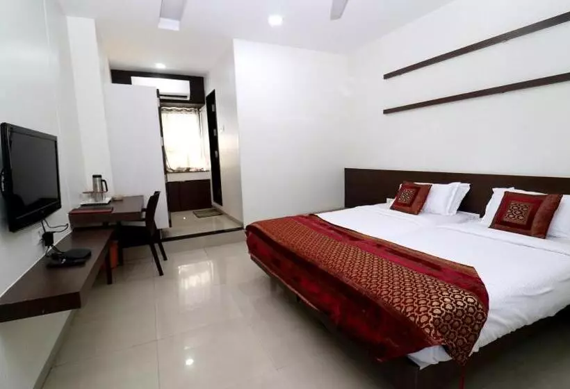 Hotelli Girnar