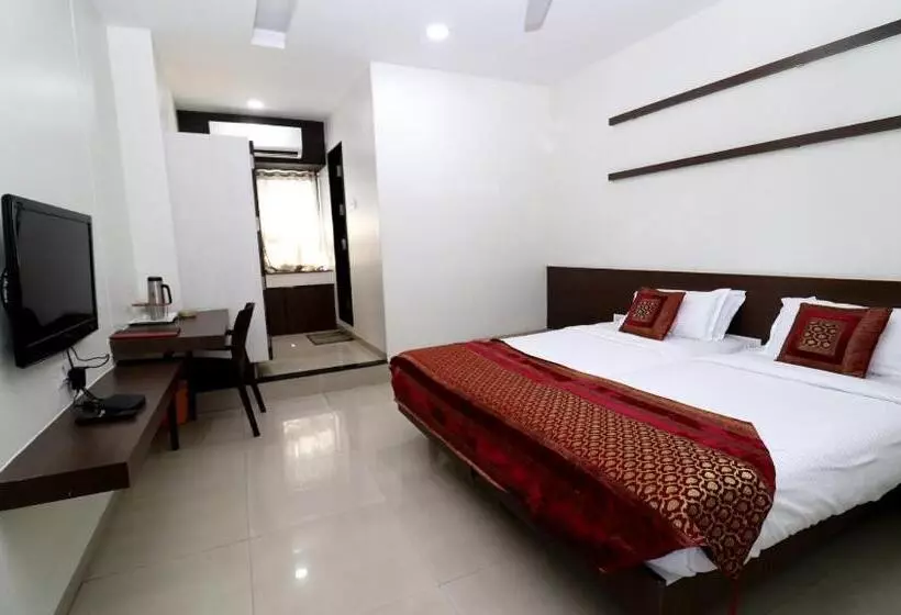 Hotelli Girnar