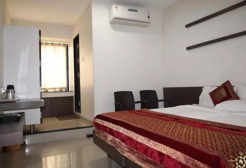 Hotelli Girnar
