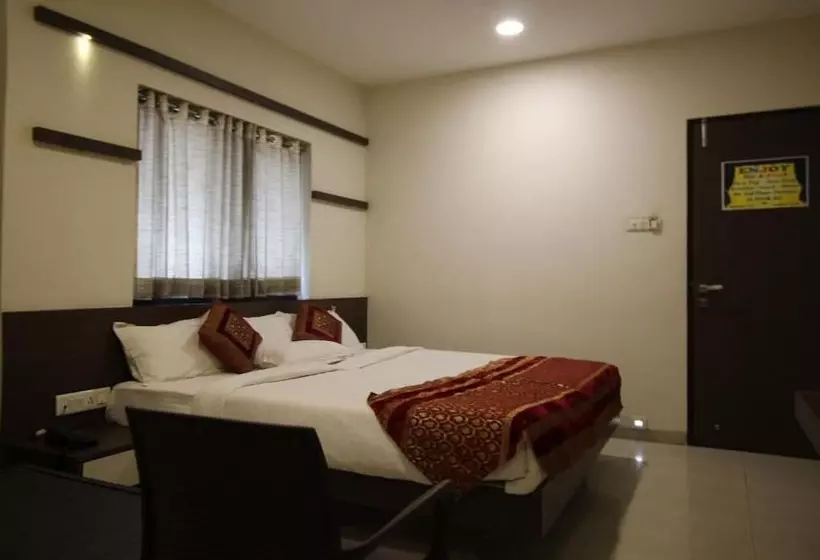 Hotelli Girnar