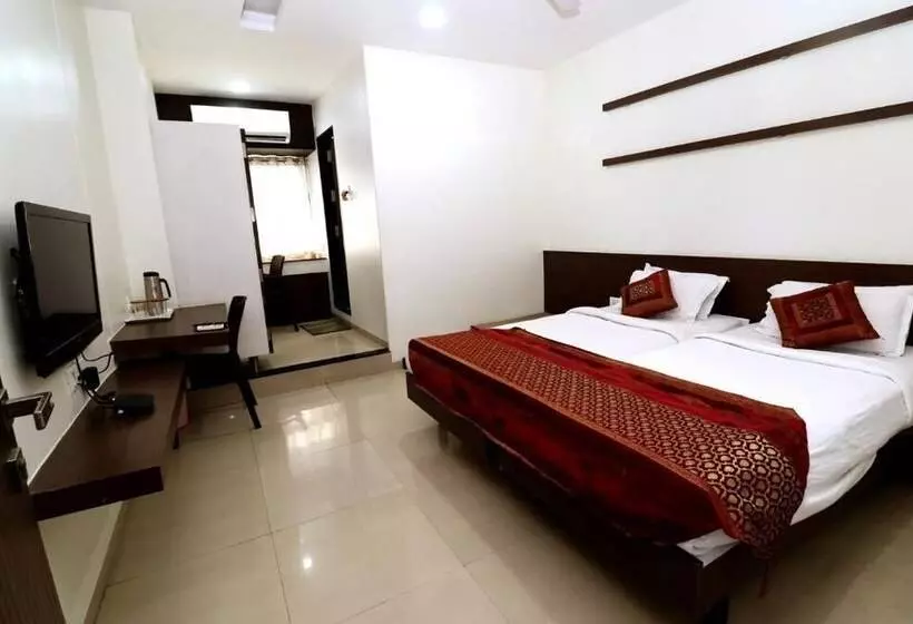 Hotelli Girnar