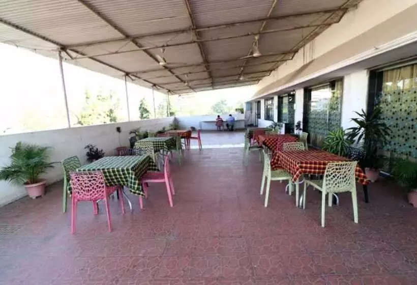 Hotelli Girnar