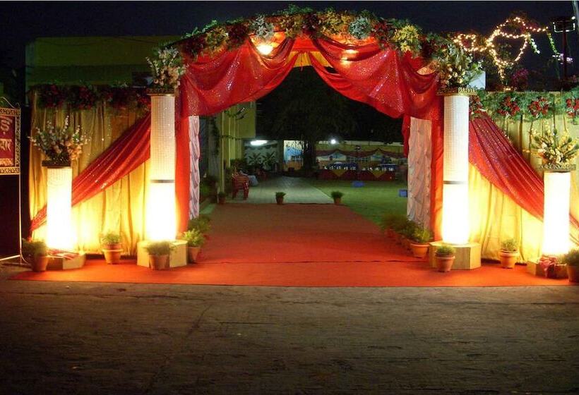 בית מלון כפרי Grand Barrack