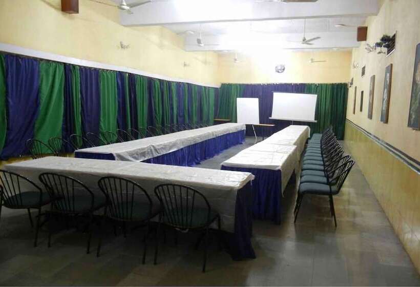 בית מלון כפרי Grand Barrack