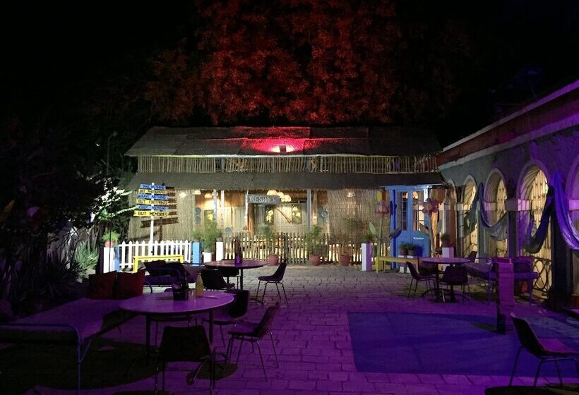 בית מלון כפרי Grand Barrack