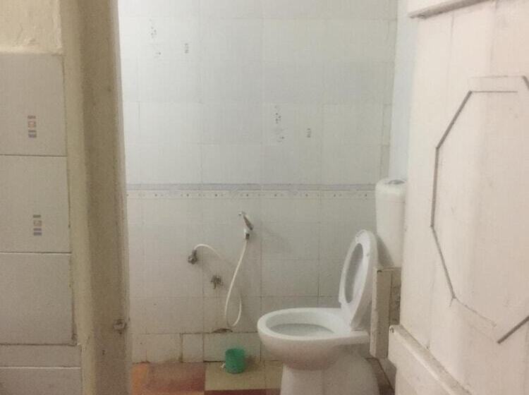 בית מלון כפרי Grand Barrack