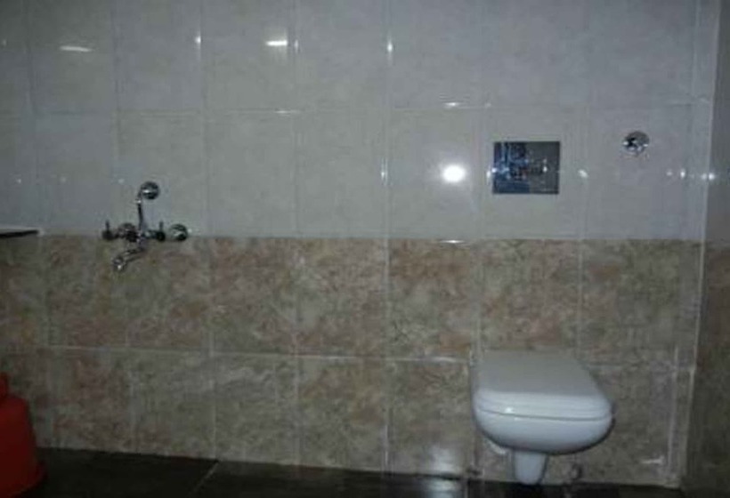 בית מלון כפרי Grand Barrack