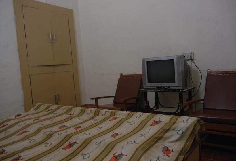 בית מלון כפרי Grand Barrack