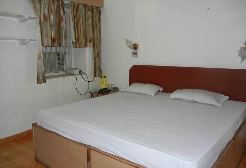 בית מלון כפרי Grand Barrack