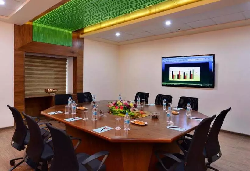 Hotelli Green View Clarks Inn, Shimoga