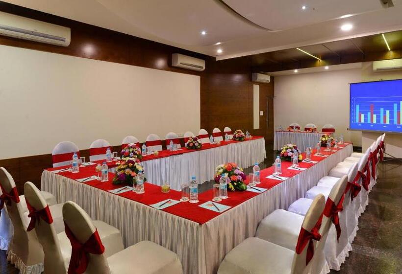 Hotel Green View Clarks Inn, Shimoga