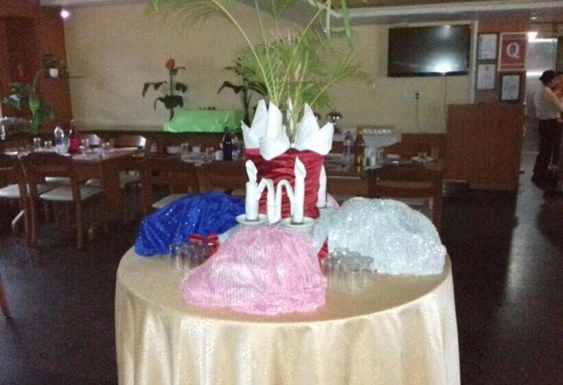 Hotel Green View Clarks Inn, Shimoga