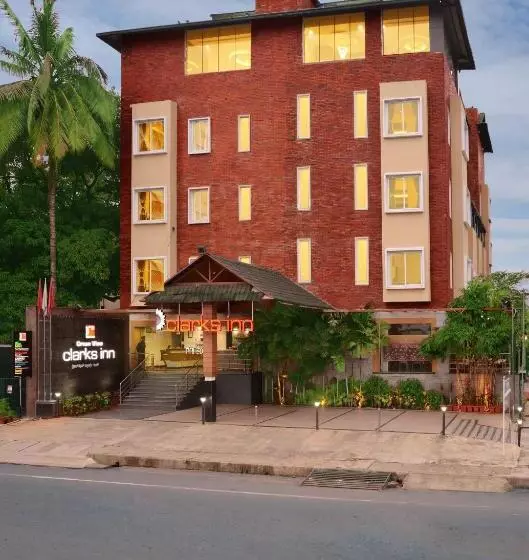 Hotelli Green View Clarks Inn, Shimoga
