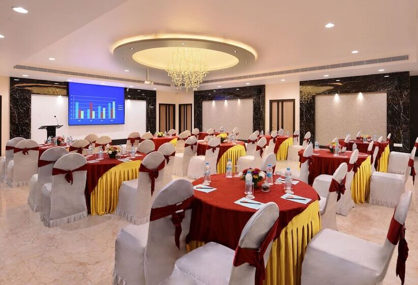 Hotel Green View Clarks Inn, Shimoga