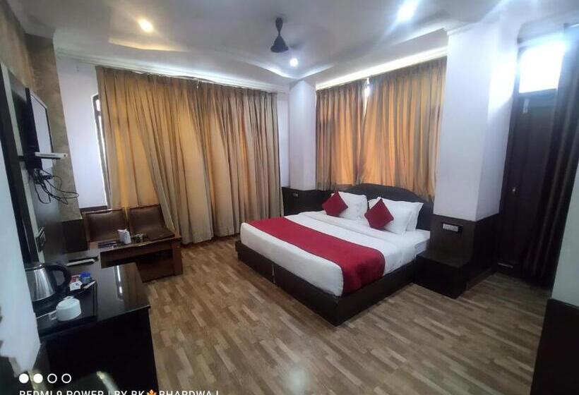 فندق Holiday Hill