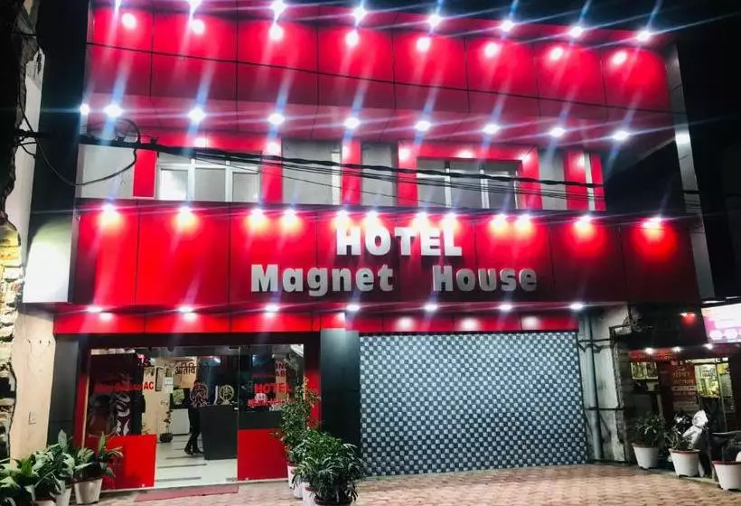 Hotel Magnet House