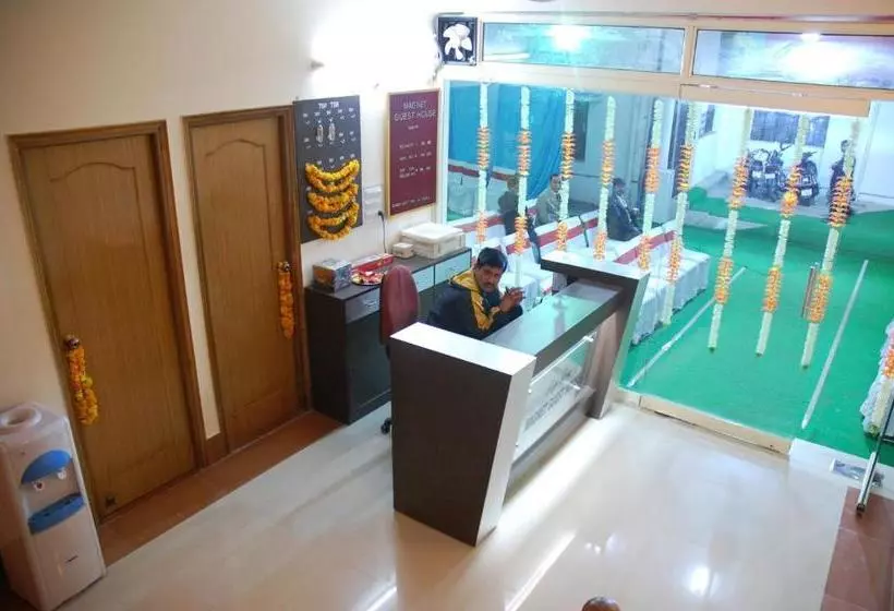 Hotel Magnet House
