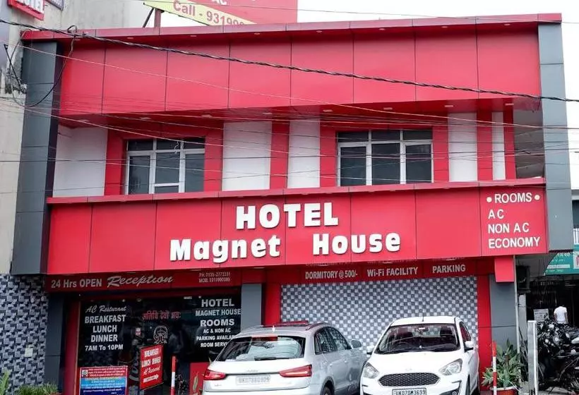 Hotel Magnet House