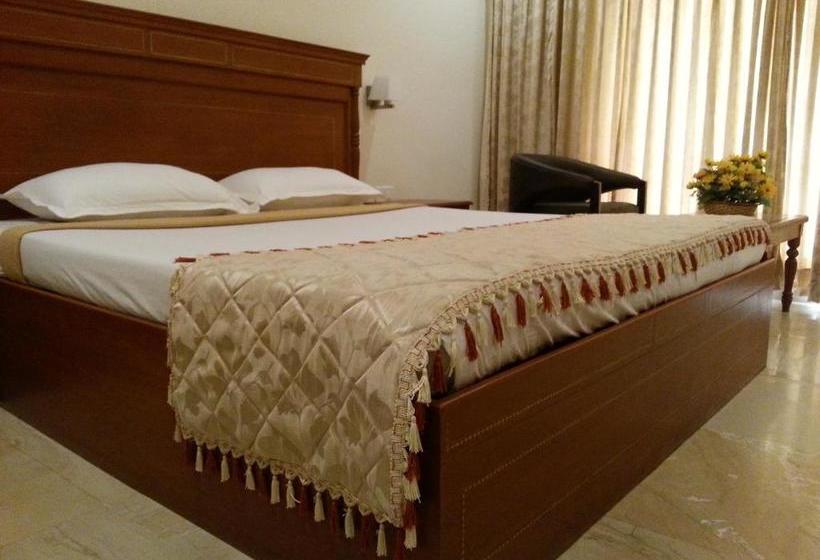 בית מלון כפרי Paramount Inn