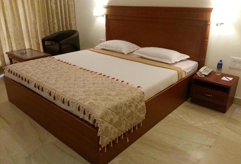 בית מלון כפרי Paramount Inn