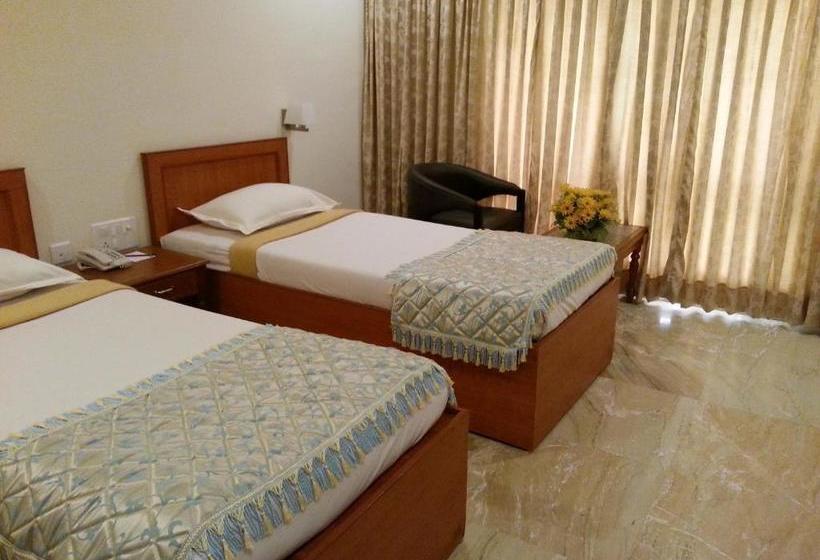 בית מלון כפרי Paramount Inn