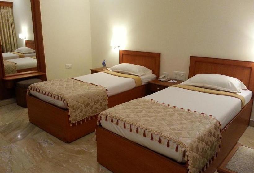 בית מלון כפרי Paramount Inn