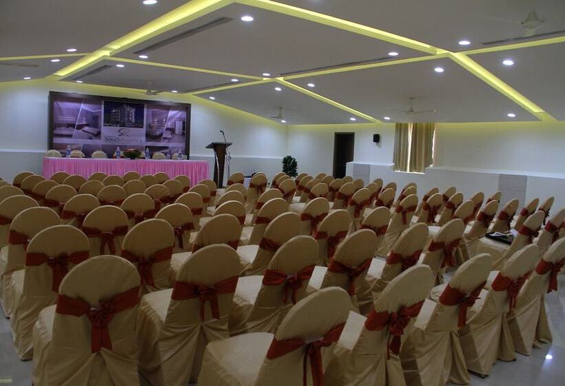 בית מלון כפרי South Regency