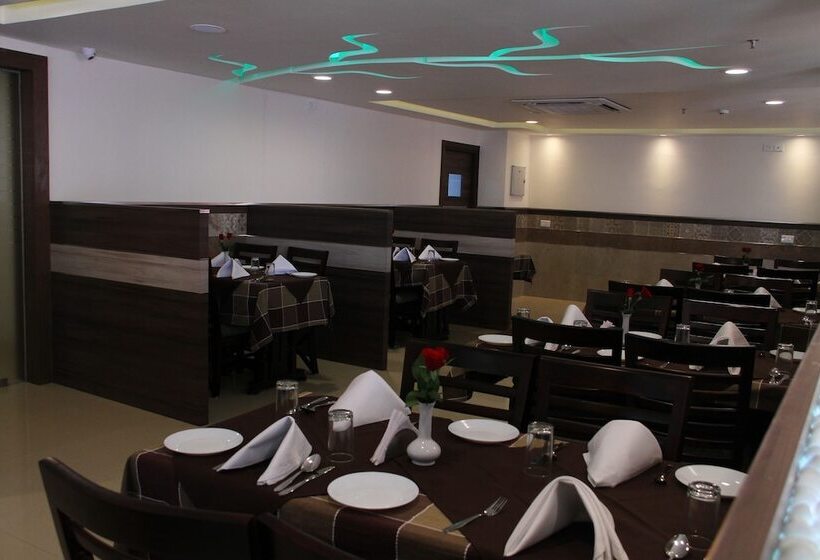 בית מלון כפרי South Regency