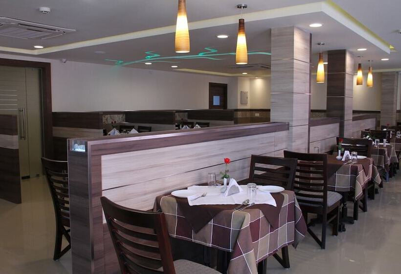 בית מלון כפרי South Regency