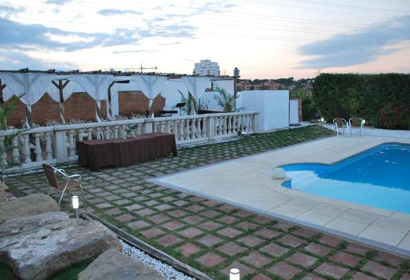 Отель Turó De La Torre