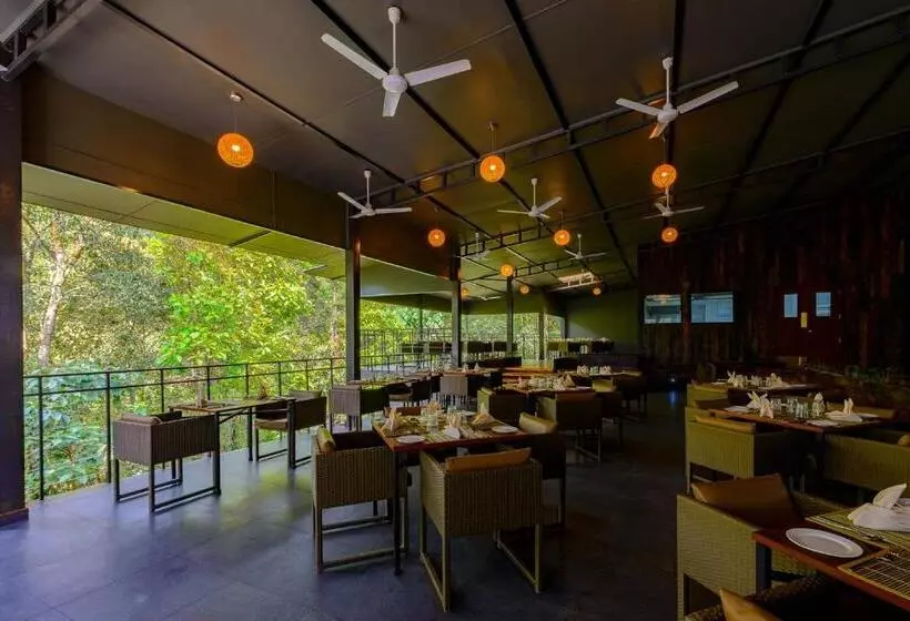 ホテル Wayanad Wild Rainforest Lodge A Cgh Earth Experience