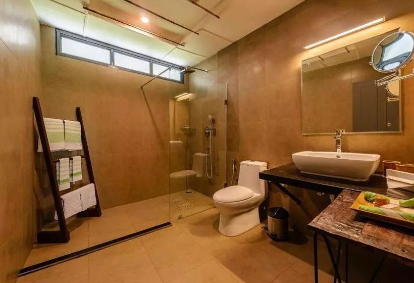 ホテル Wayanad Wild Rainforest Lodge A Cgh Earth Experience