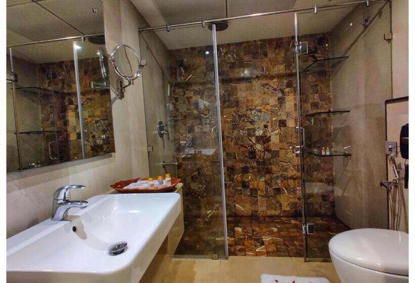 リゾートホテル Chandys Windy Woods Munnar