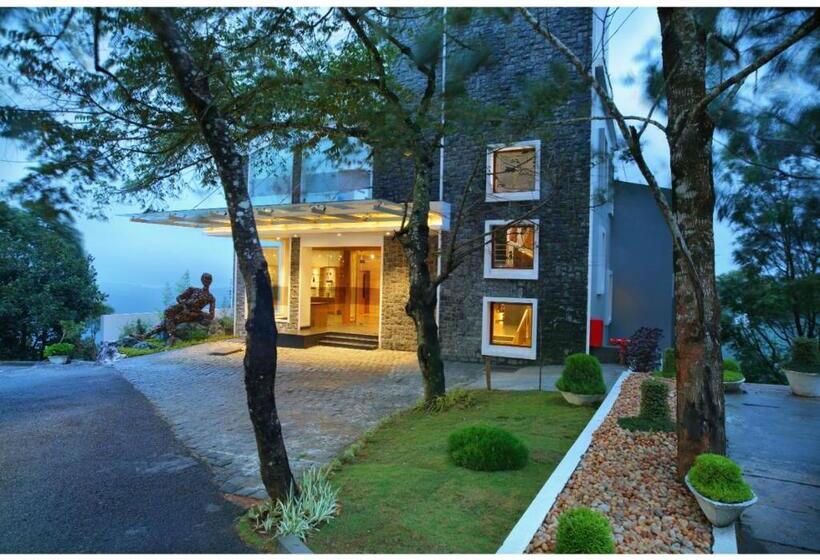 リゾートホテル Chandys Windy Woods Munnar