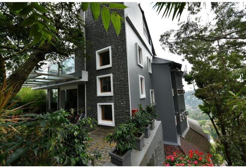 リゾートホテル Chandys Windy Woods Munnar