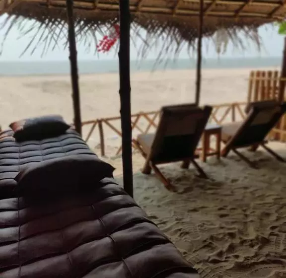 リゾートホテル Shalom Beach Residency