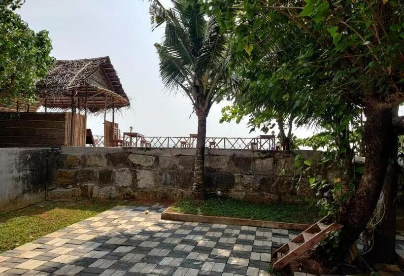 リゾートホテル Shalom Beach Residency