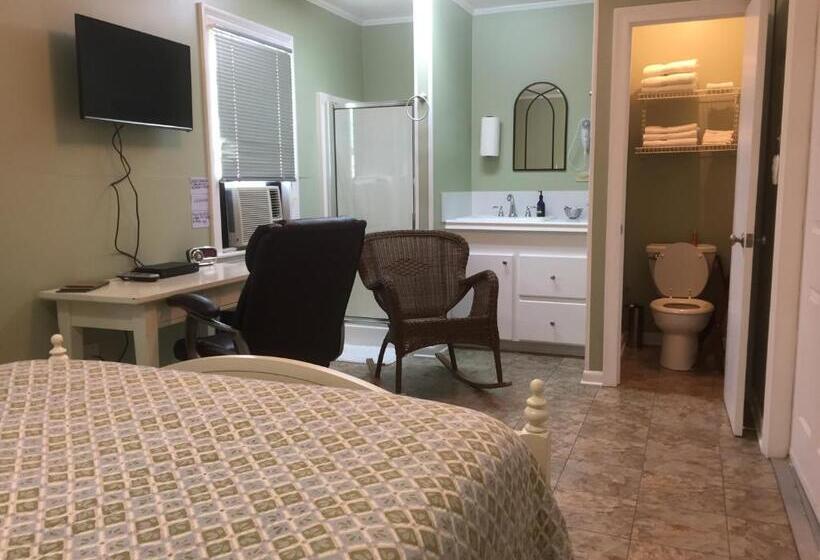 A Chateau On The Bayou Bed & Breakfast