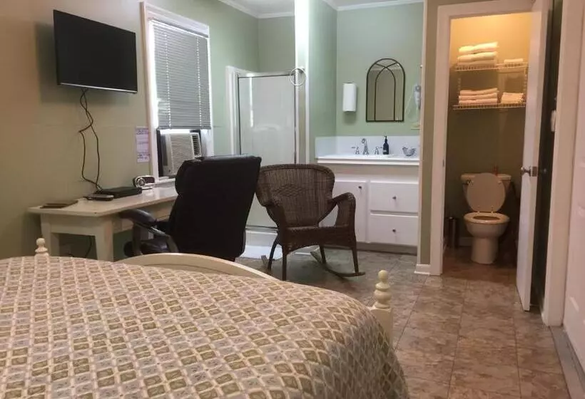 A Chateau On The Bayou Bed & Breakfast