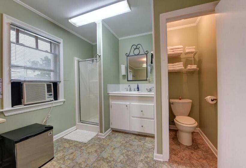 A Chateau On The Bayou Bed & Breakfast