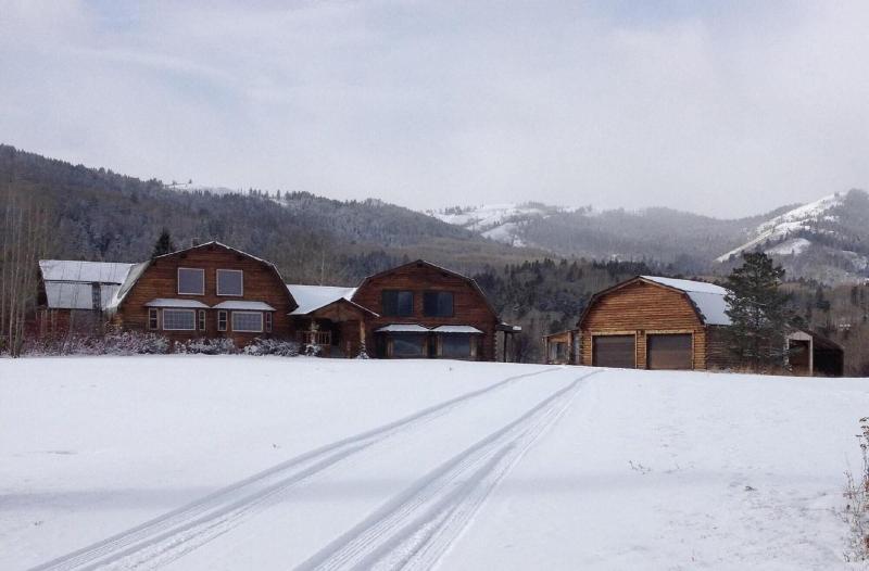 تختخواب و صبحانه Fin And Feather Inn