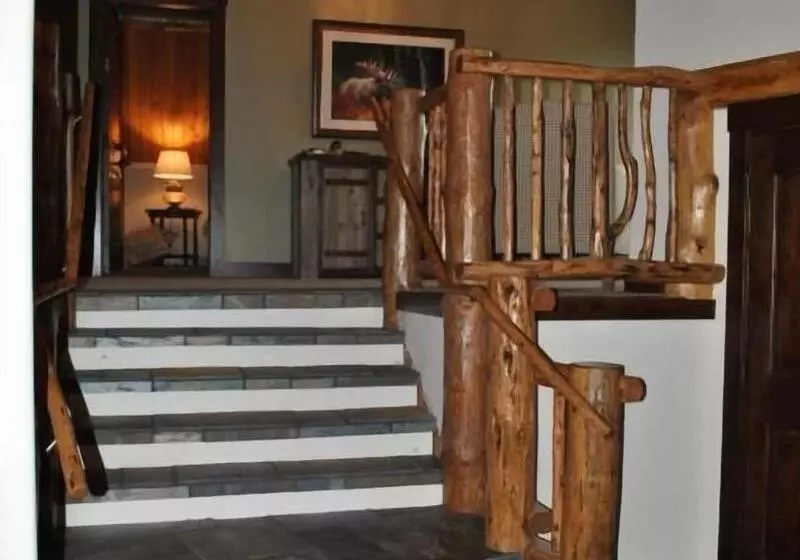 Aamiaismajoitus (B&B) Fin And Feather Inn