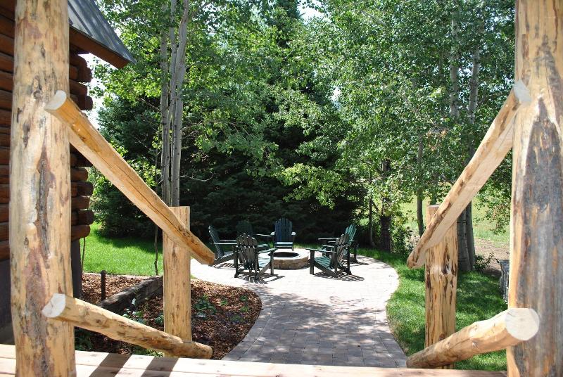 تختخواب و صبحانه Fin And Feather Inn