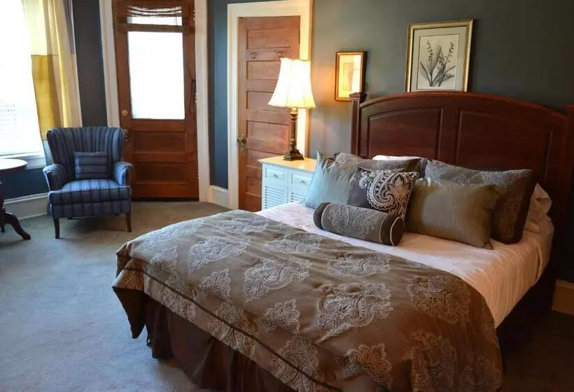 Aamiaismajoitus (B&B) Inn At 835 Boutique