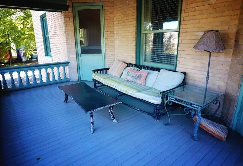Aamiaismajoitus (B&B) Inn At 835 Boutique