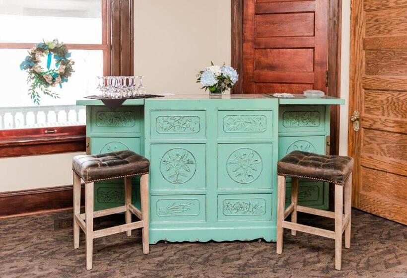 مبيت وإفطار Inn At 835 Boutique