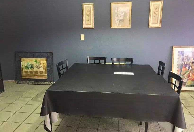 Budget Inn Motel