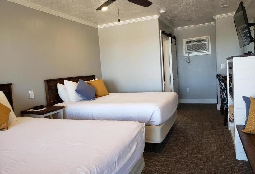 Flaming Gorge Resort