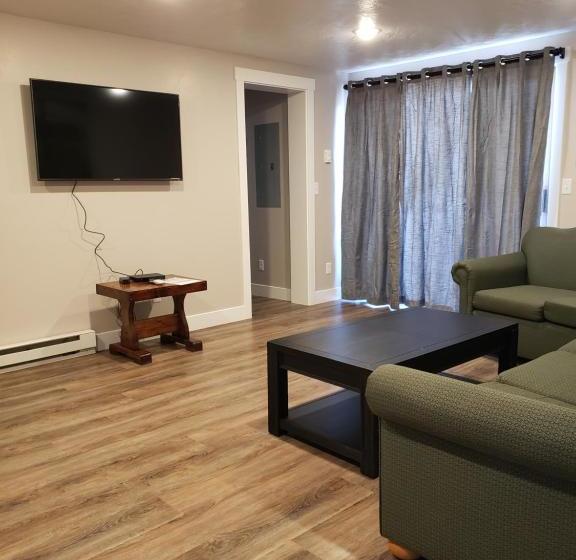 Flaming Gorge Resort