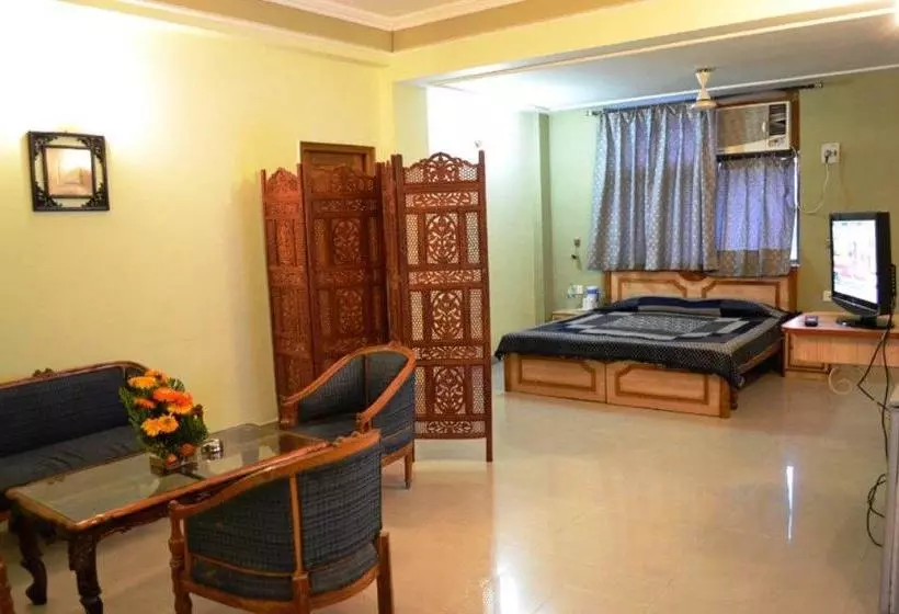 Hotel Amrit Regency